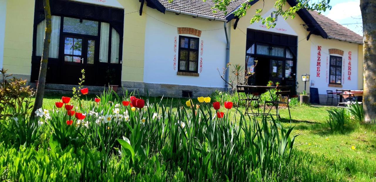Kazmer Szallas - Gasthaus Varbalog Exterior foto